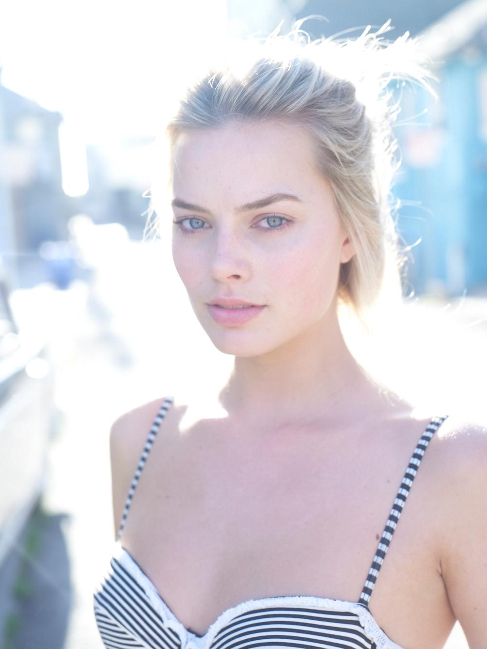 Margot Robbie image